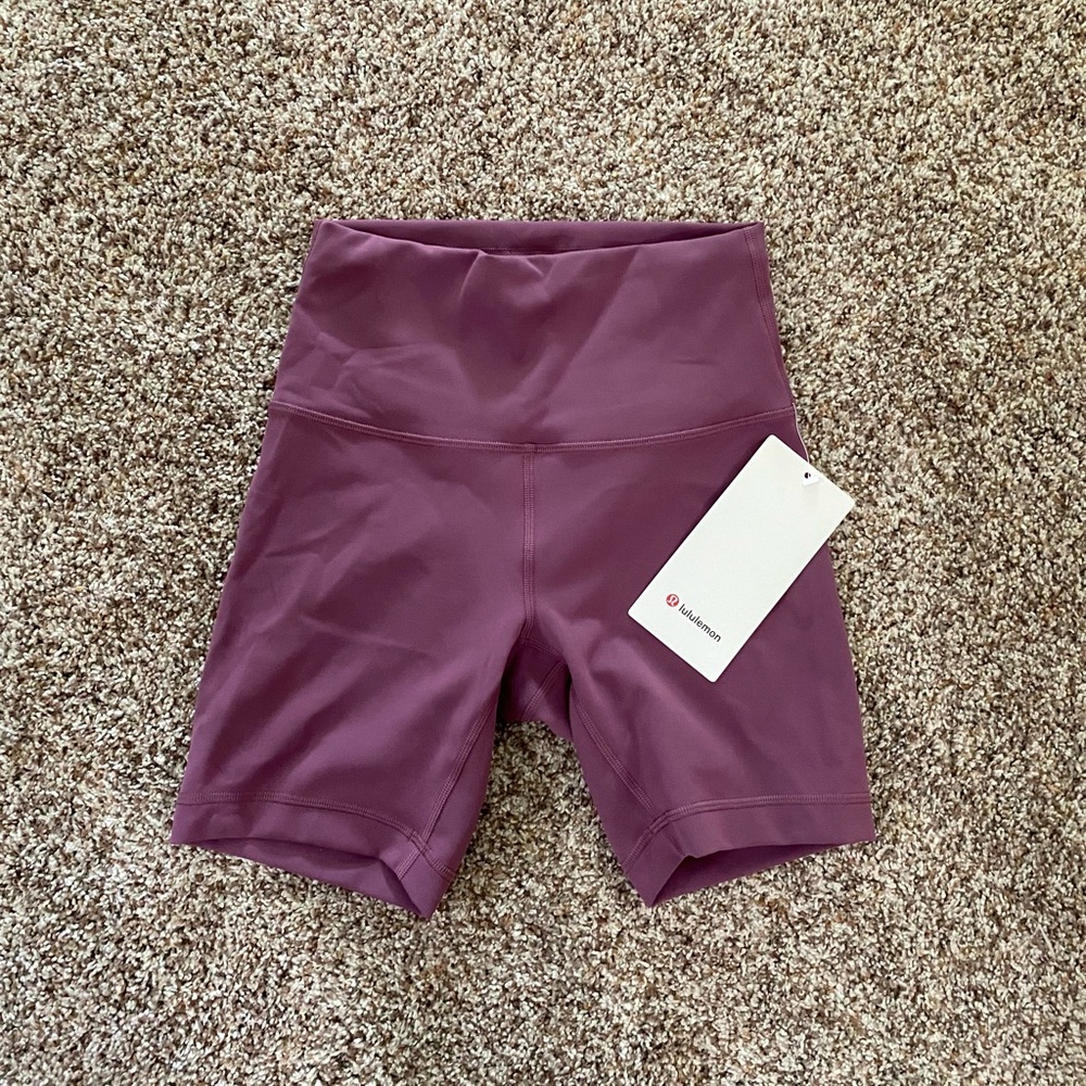 NWT LULULEMON WUNDER TRAIN SHORTS SIZE 4